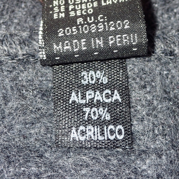 Alpaca Camargo Gray Fringed Scarf Made in Peru Fine Alpaca Blend 64" x 9 NWOT - Picture 8 of 8